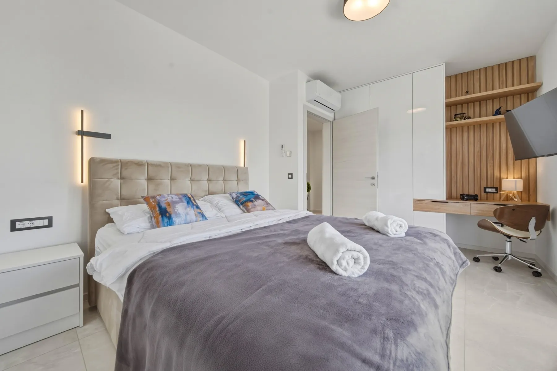 Bedroom with view at Villa Medvednica